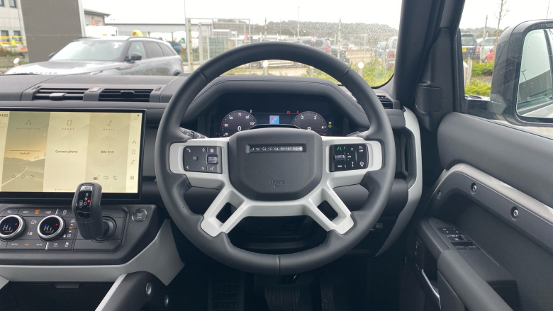 Land Rover Defender 3.0 D250 X-Dynamic SE 90 3dr Auto Diesel Estate